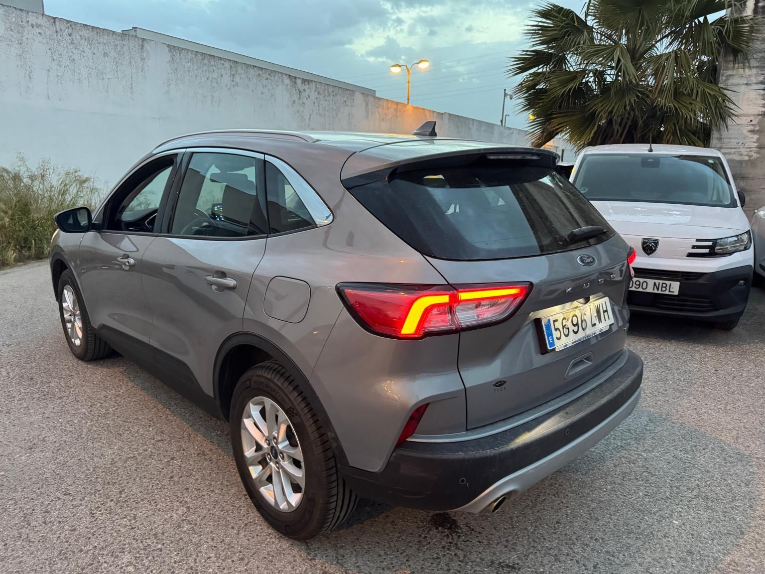Foto del FORD Kuga 2.5 Duratec FHEV ST-Line X 4x2 Aut.