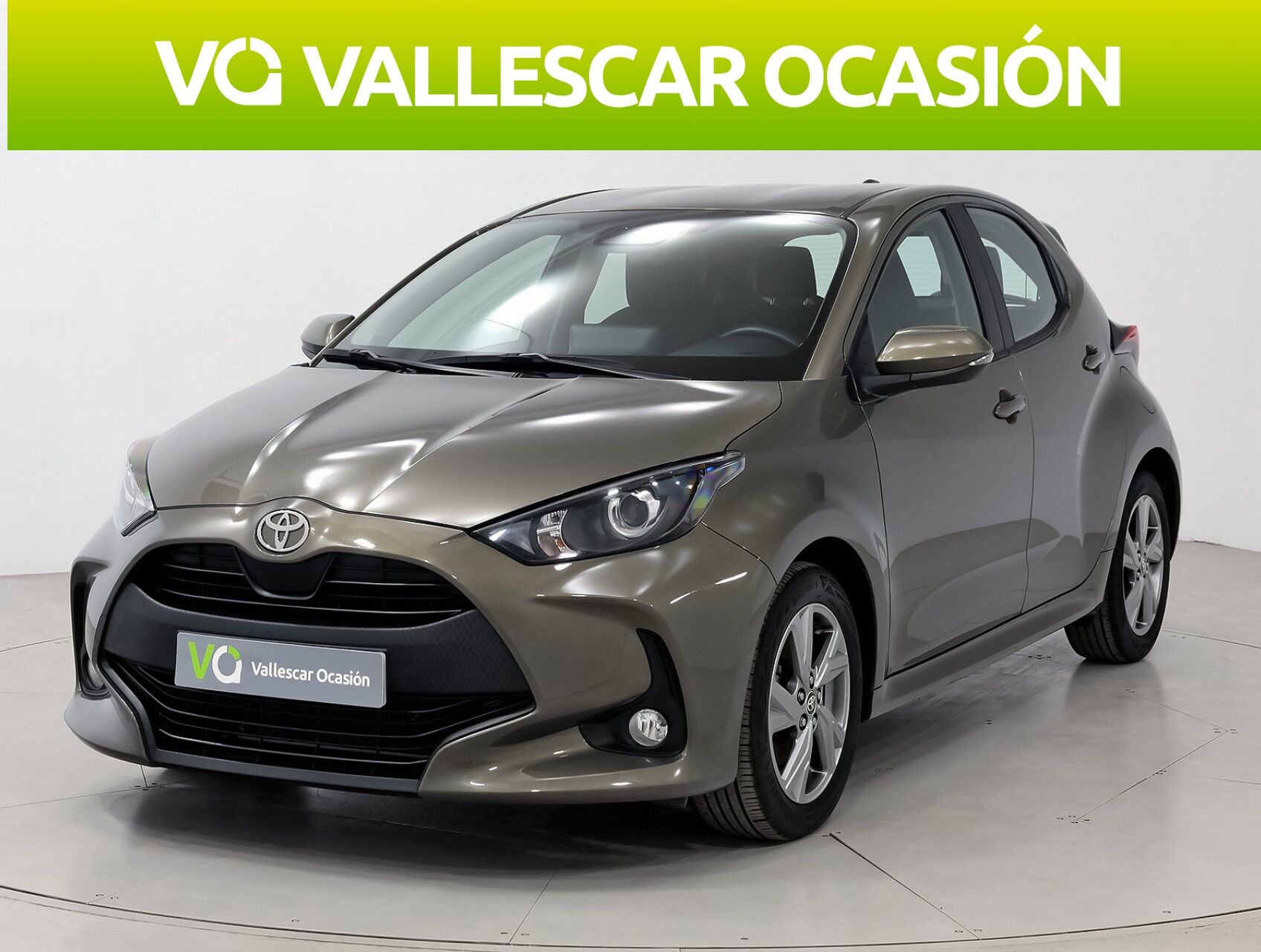 TOYOTA Yaris (ACTIVE PLUS 1.5 VVT-I HEV 116 CV 5P) en Barcelona