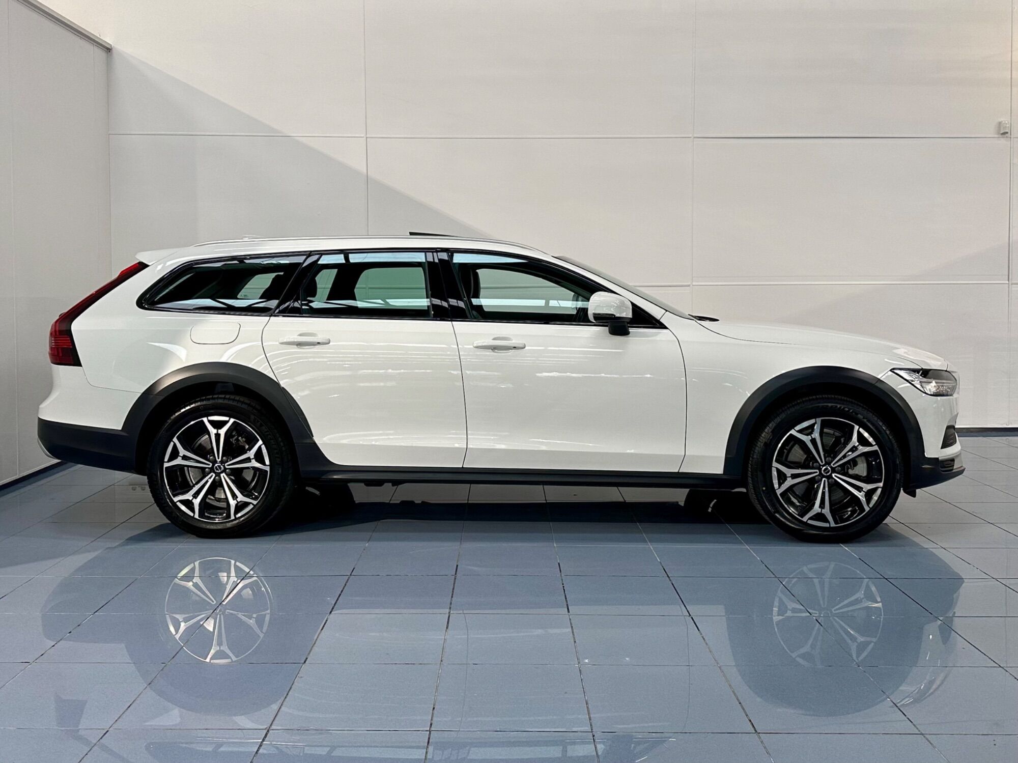 Foto del VOLVO V90 Cross Country B4 Pro AWD Aut.