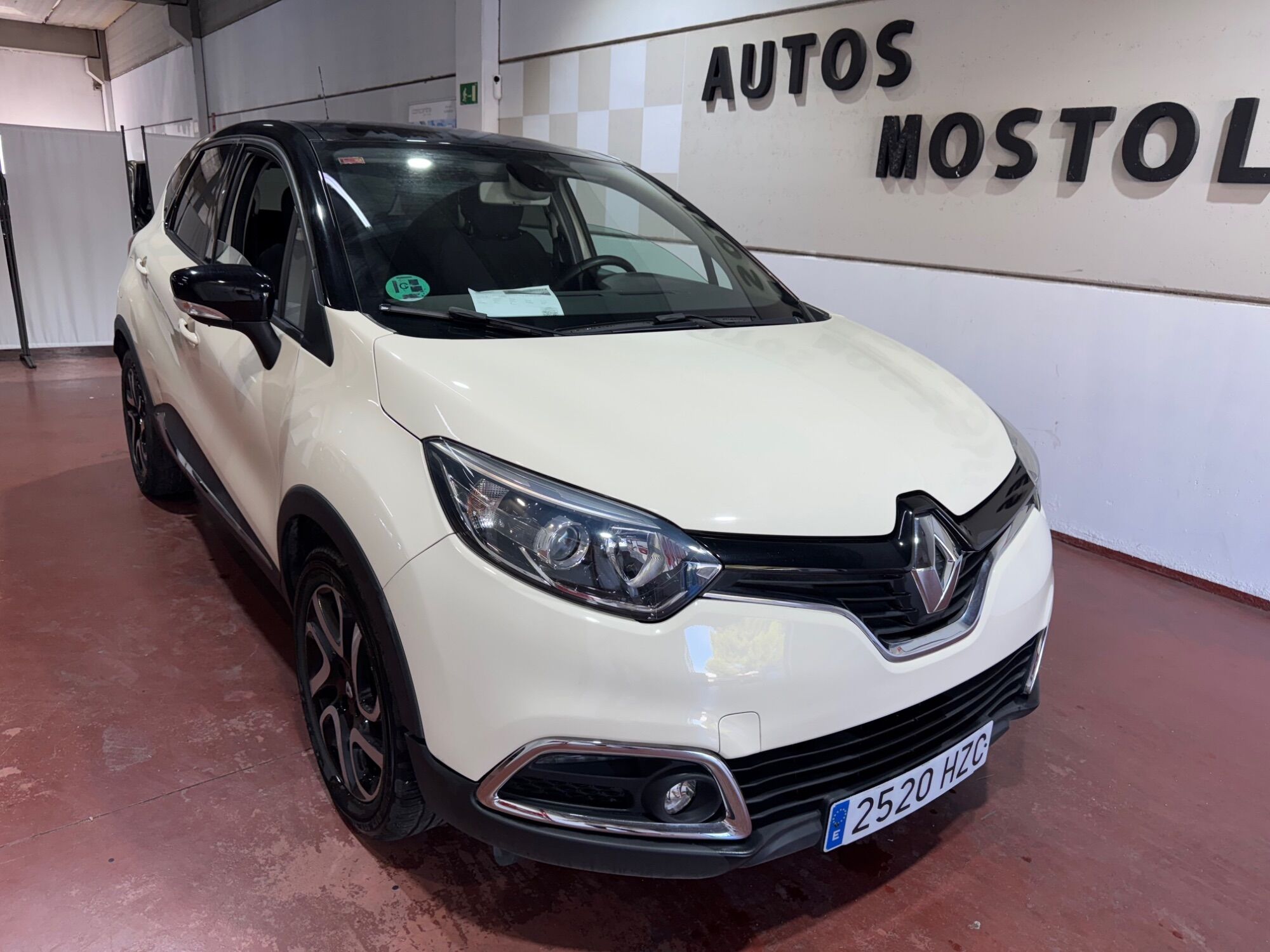 RENAULT Captur (TCe eco2 Energy Zen 90) en Madrid