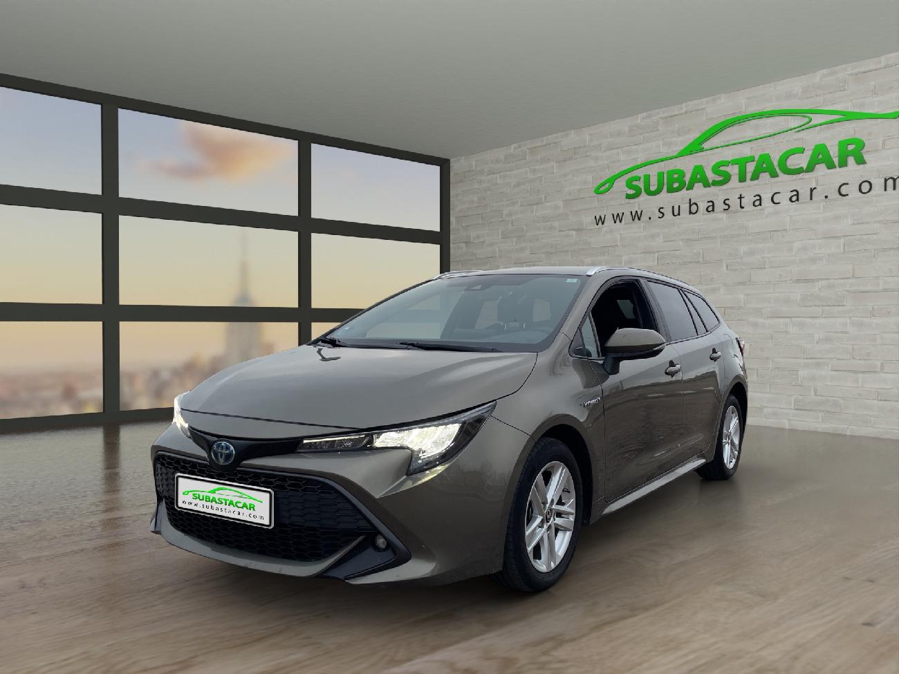 TOYOTA Corolla (Corolla  1.8 125H BUSINESS PLUS E-CVT TOU SPORT) en Madrid