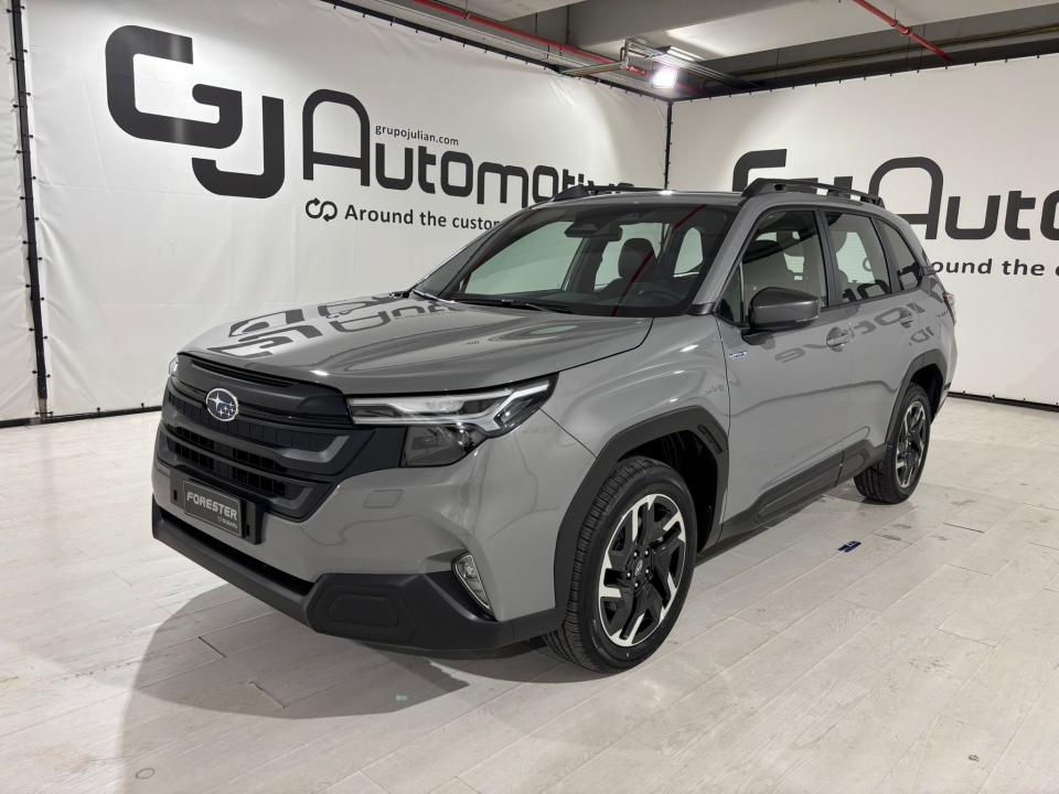SUBARU Forester (2.0i Hybrid Active) en Burgos