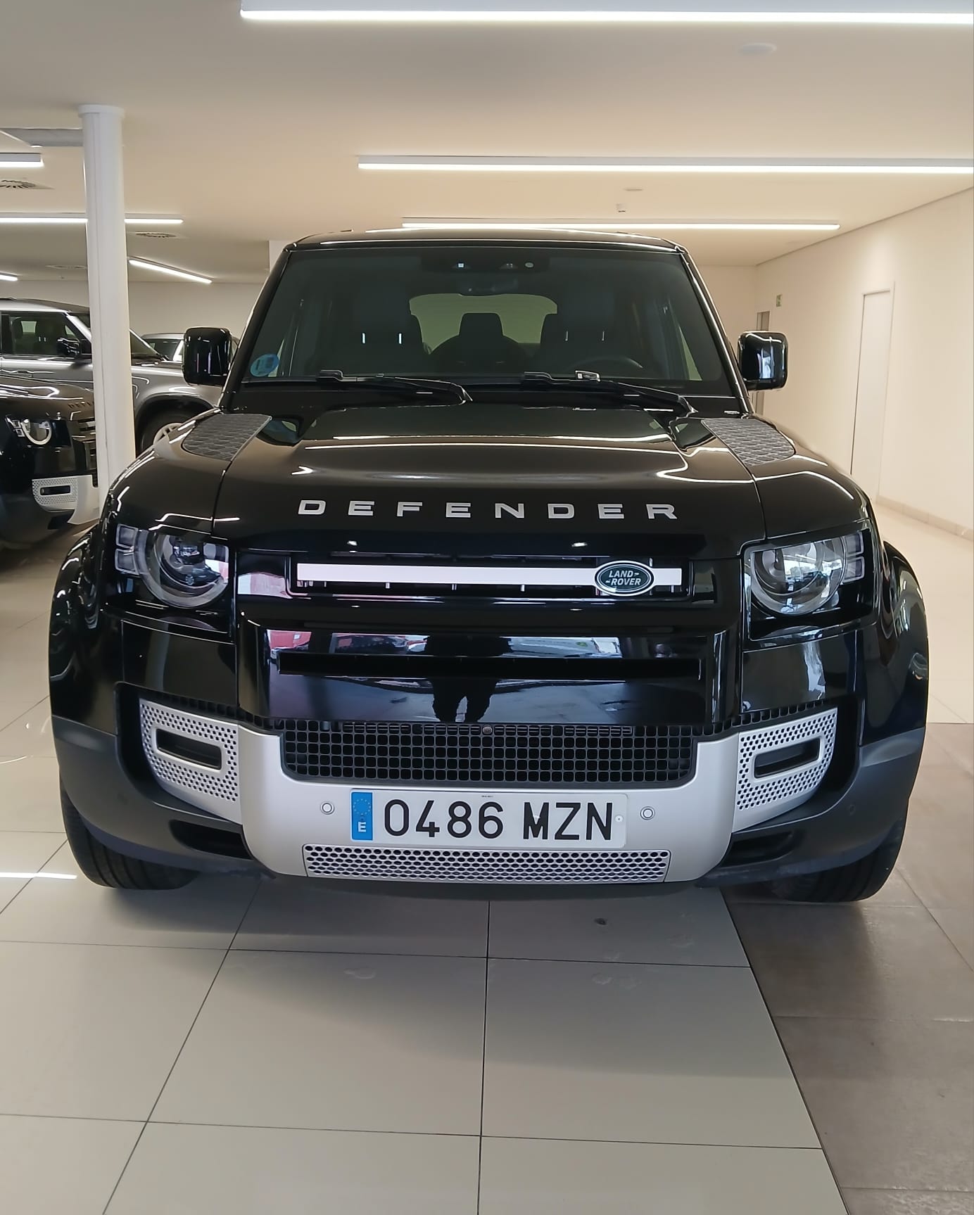 LAND ROVER Defender (3.0 D250 MHEV S 110 AUTO 4WD 249 5P) en Sevilla