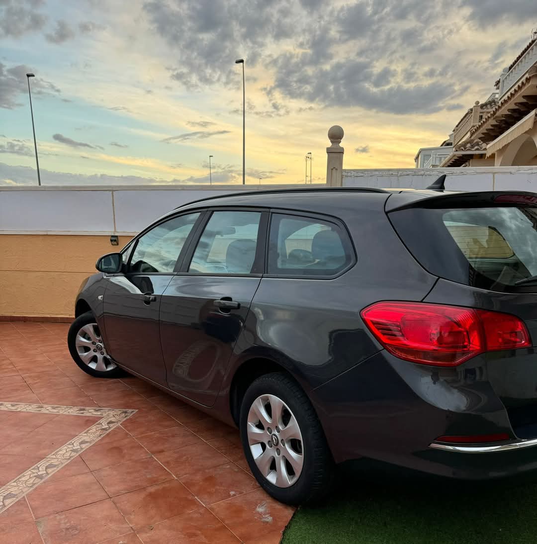 Foto del OPEL Astra 1.6CDTi S-S Dynamic 110