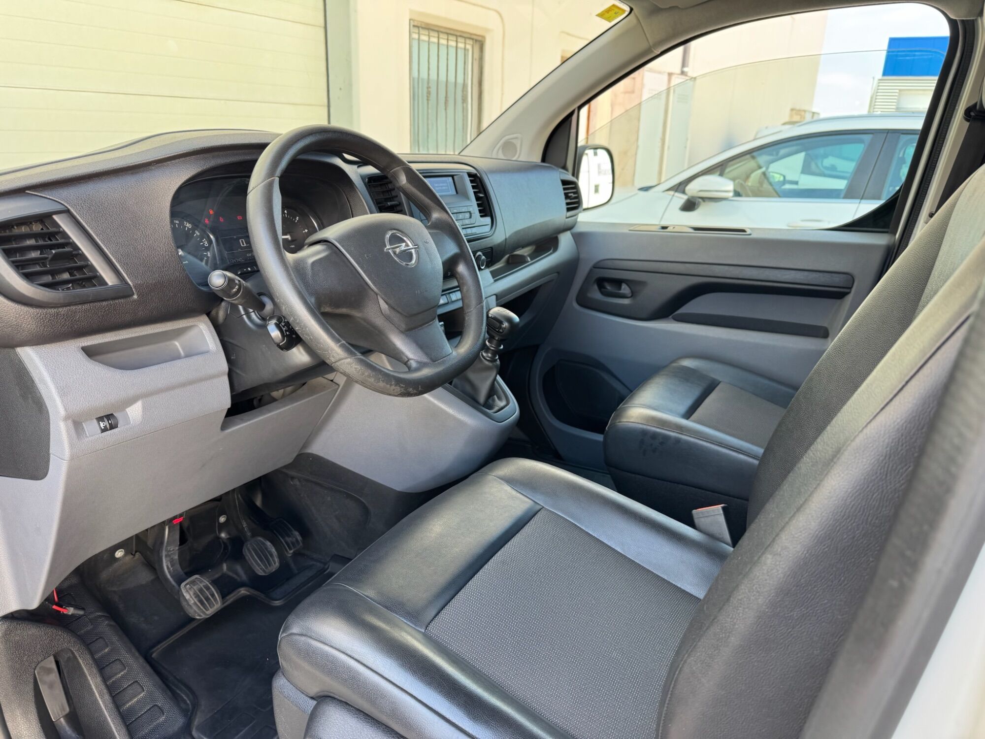 Foto del OPEL Vivaro Furgón 1.5D M Carga Standard Express 100