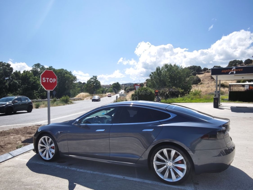 Foto del TESLA Model S 75D