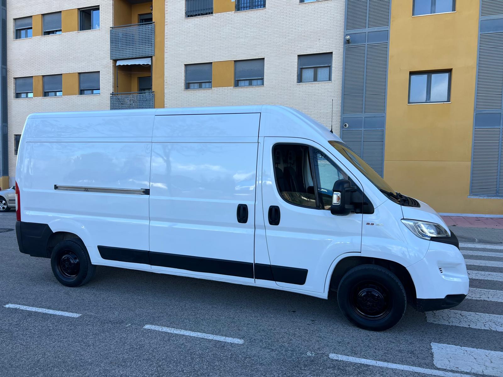 Foto del FIAT Ducato Ch.Cb.Maxi 35 2.3Mjt LPEGR Ex.L 130kW
