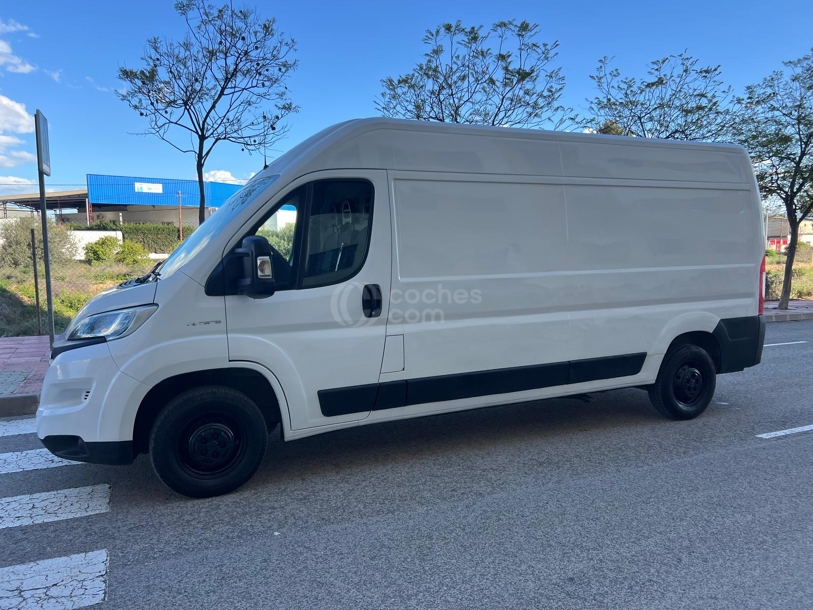 Foto del FIAT Ducato Ch.Cb.Maxi 35 2.3Mjt LPEGR Ex.L 130kW