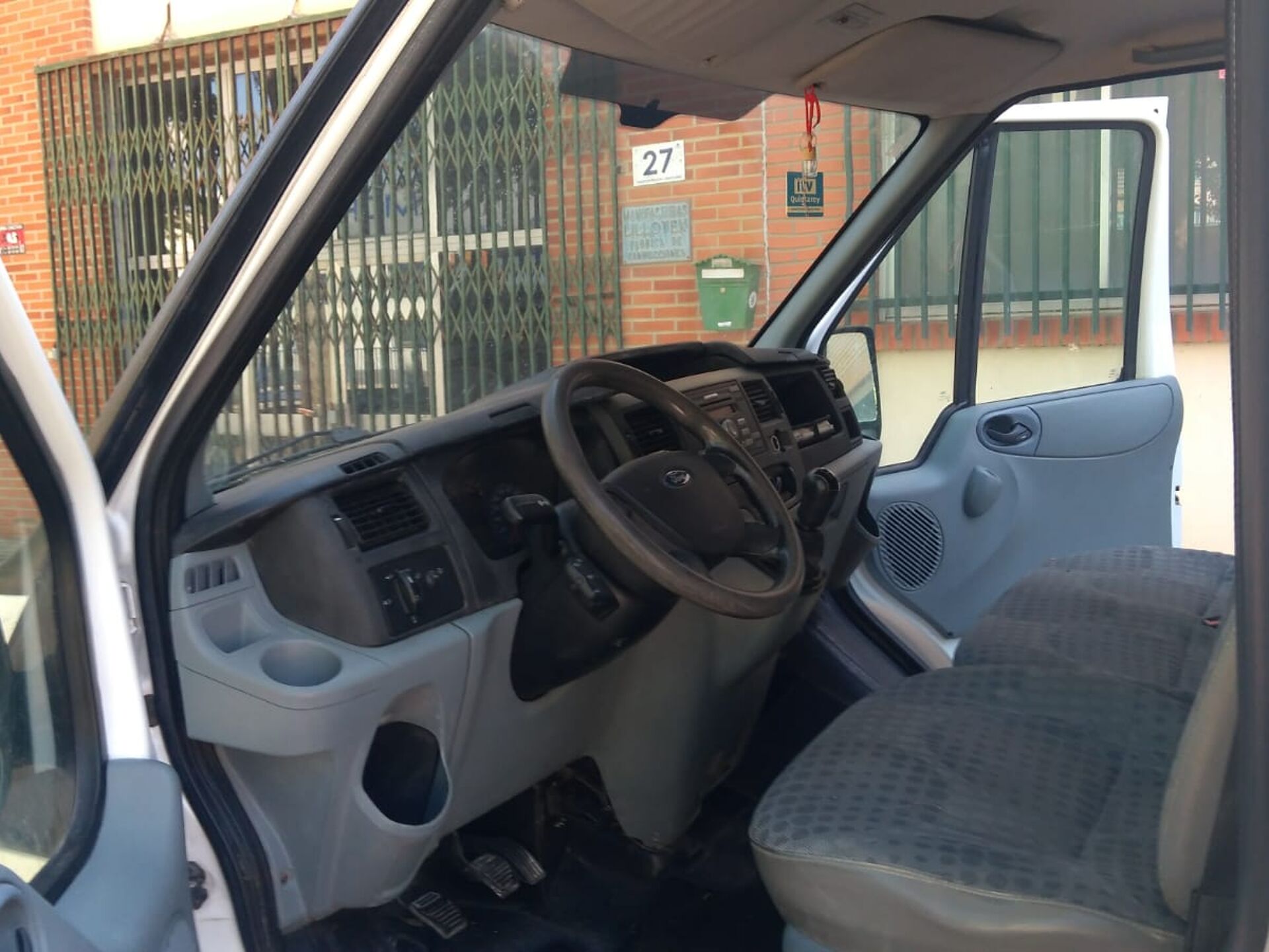 Foto del FORD Transit FT 330M Van 110