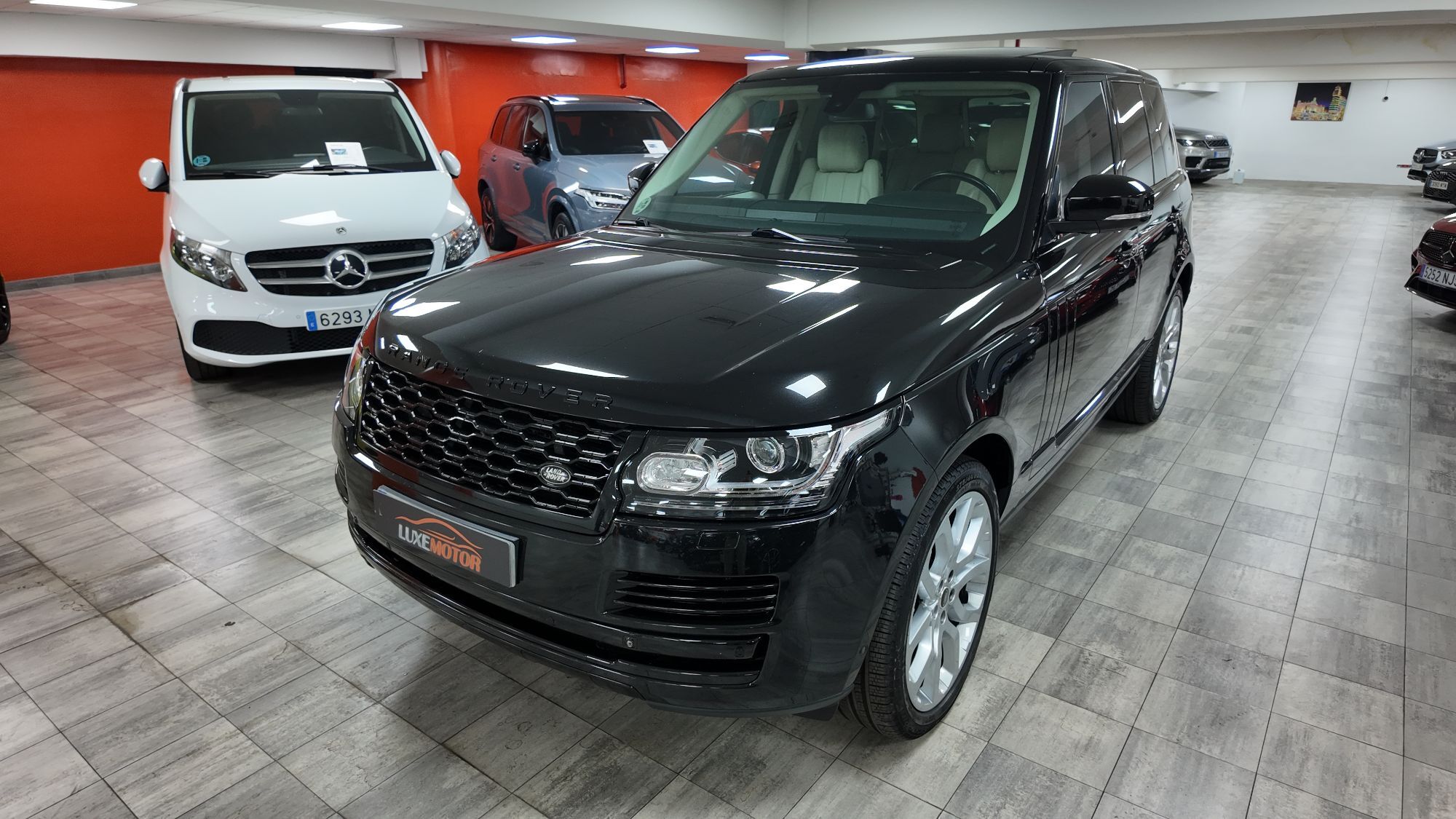 LAND ROVER Range Rover (4.4SDV8 Vogue Aut.) en Madrid