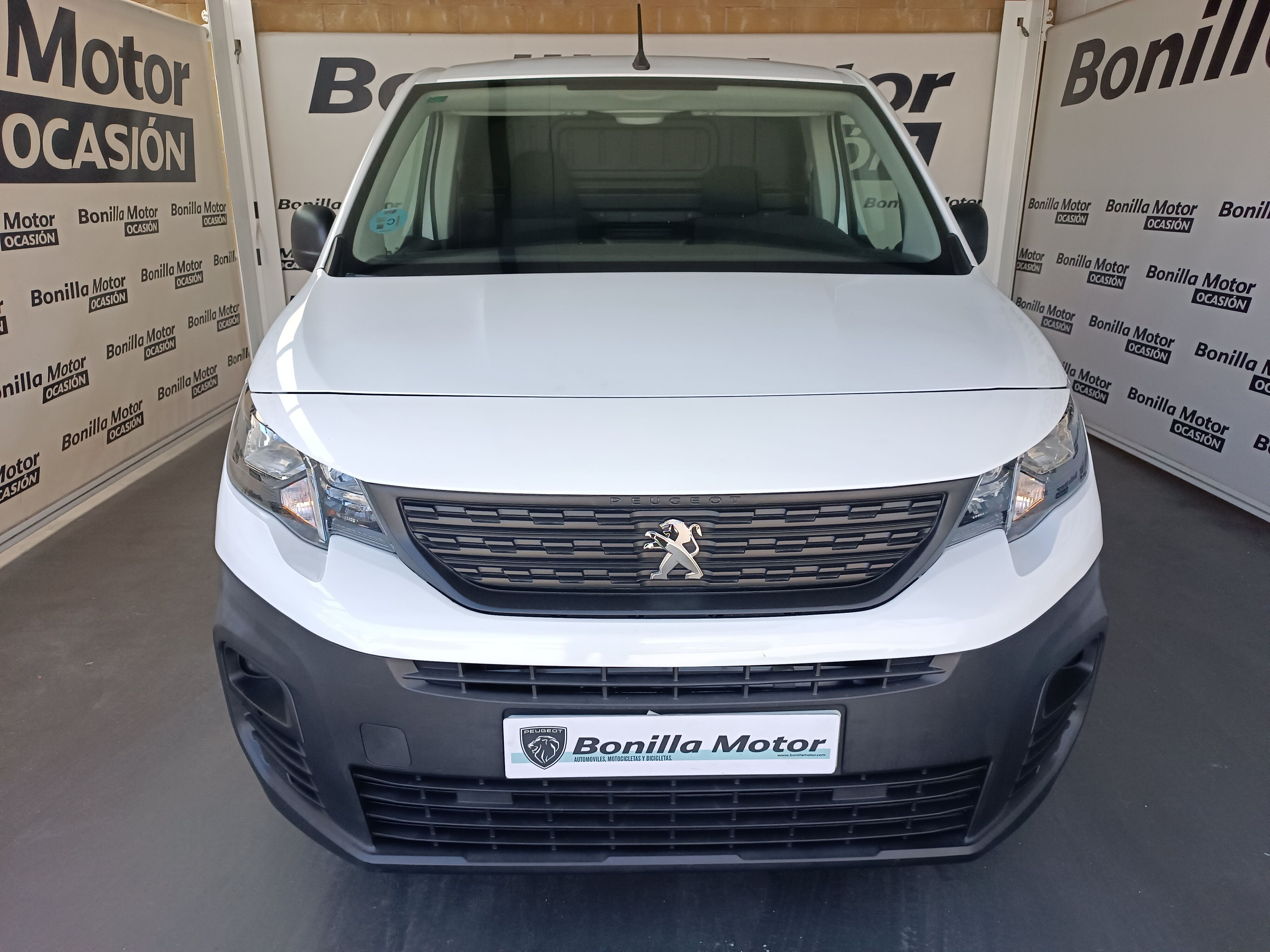 Foto del PEUGEOT Partner 1.5BlueHDI Pro Standard 600kg 75