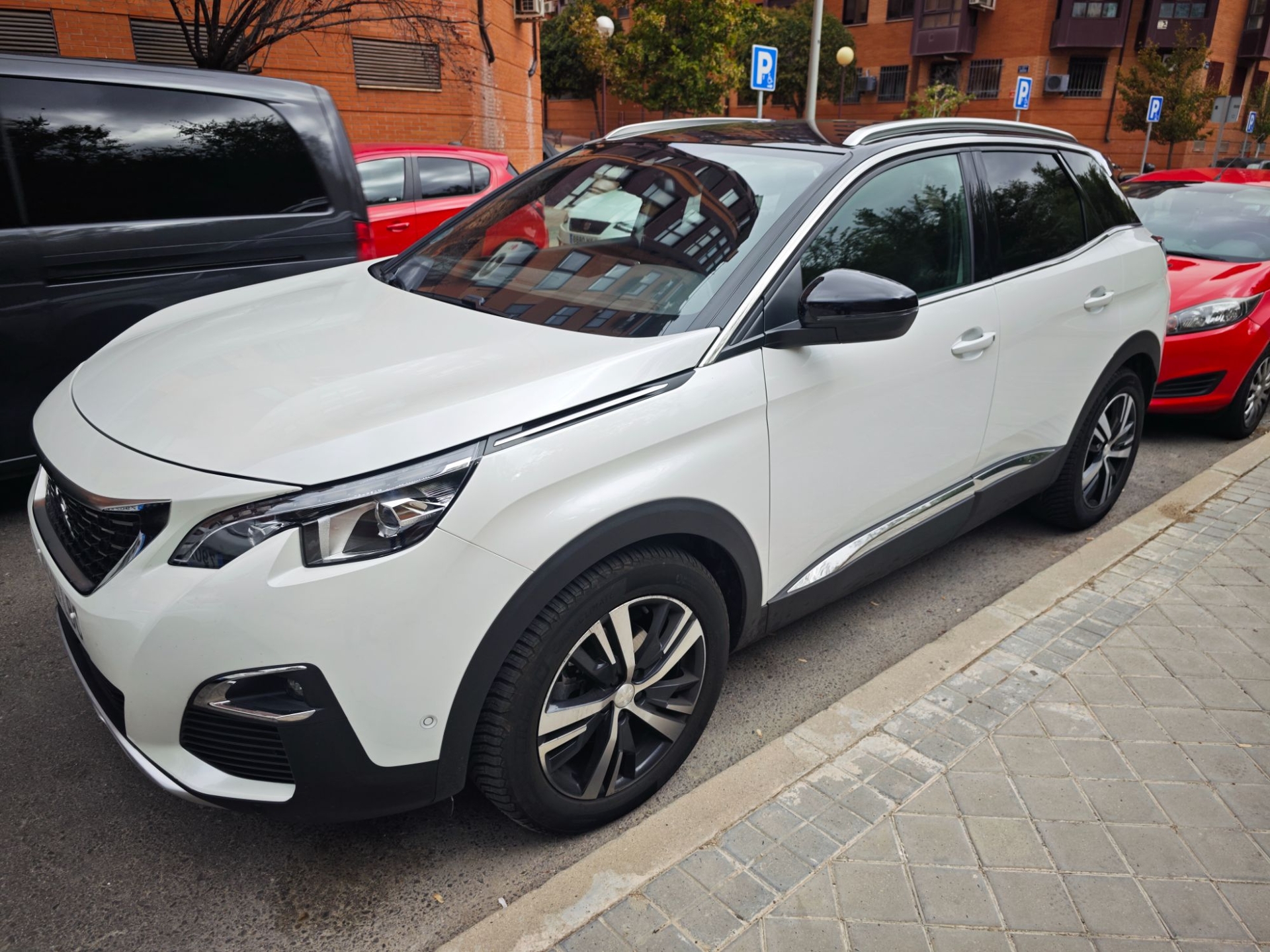 Imagen de PEUGEOT 3008