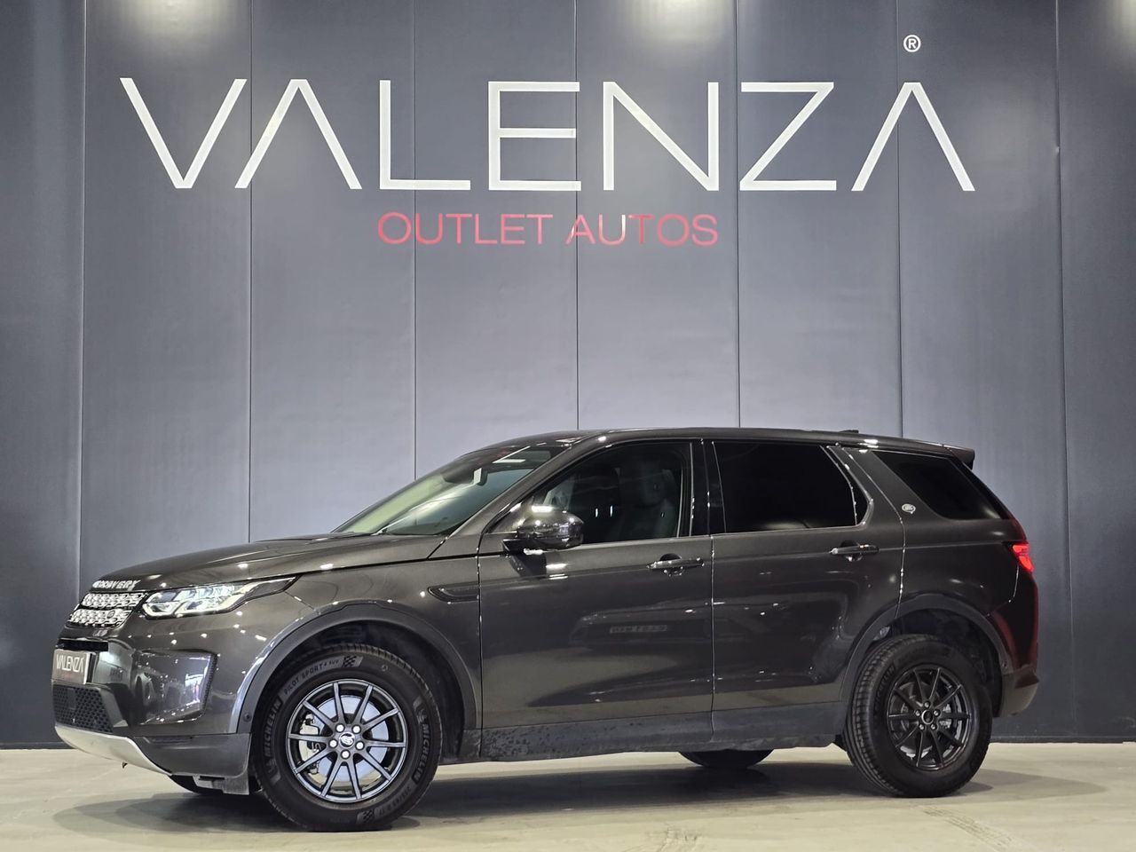 LAND ROVER Discovery Sport (2.0TD4 163CV BLACK DESIGN) en Córdoba
