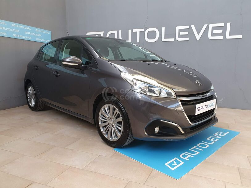 Foto del PEUGEOT 208 1.2 PureTech S&S Signature 110