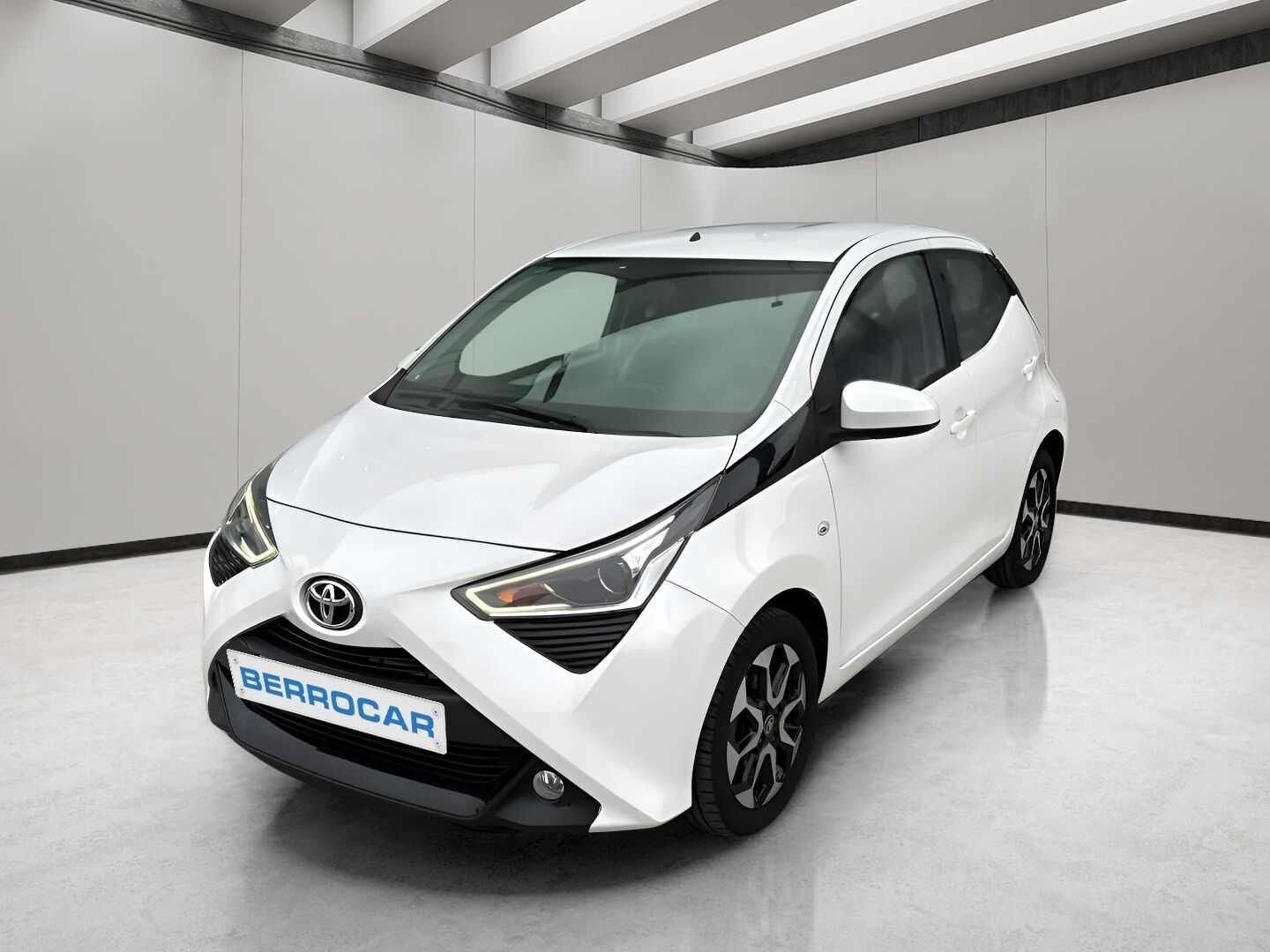 TOYOTA Aygo (1.0 70 x-play 53 kW (72 CV)) en Sevilla