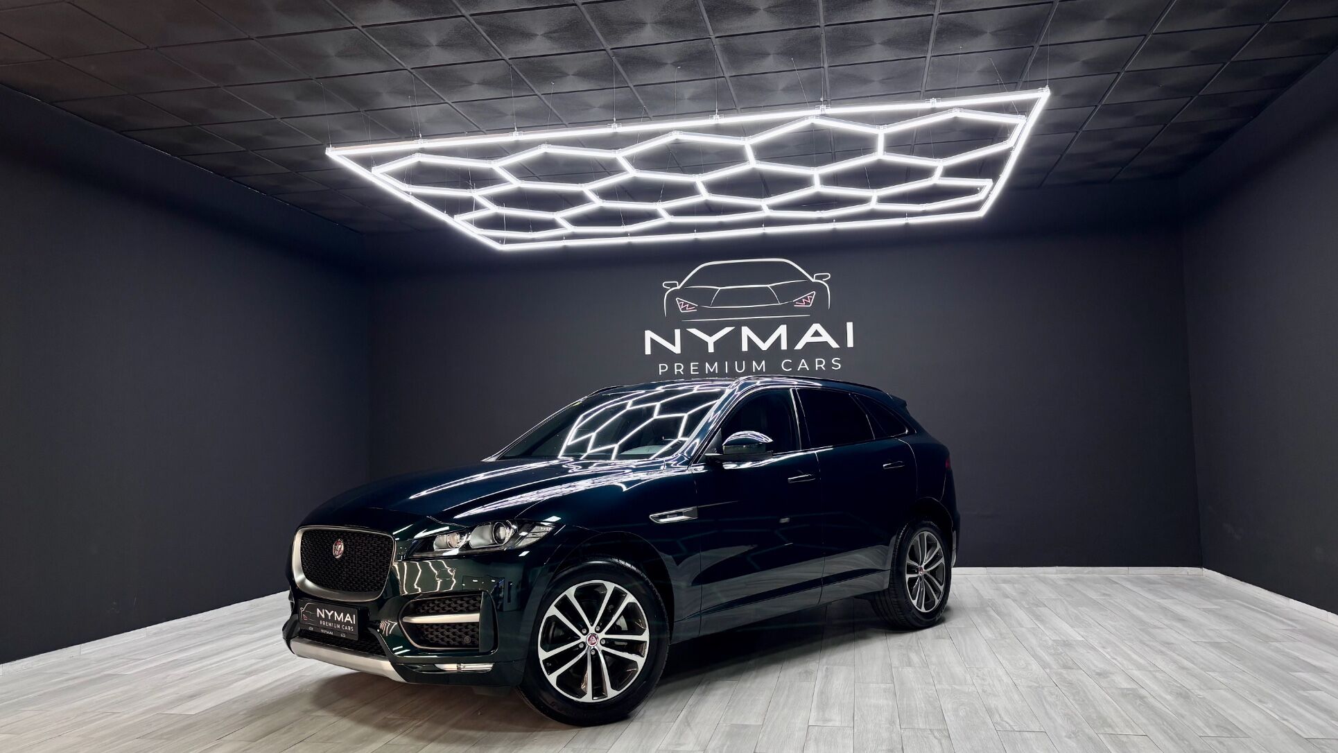 Foto del JAGUAR F-Pace 2.0i4D R-Sport Aut. AWD 180