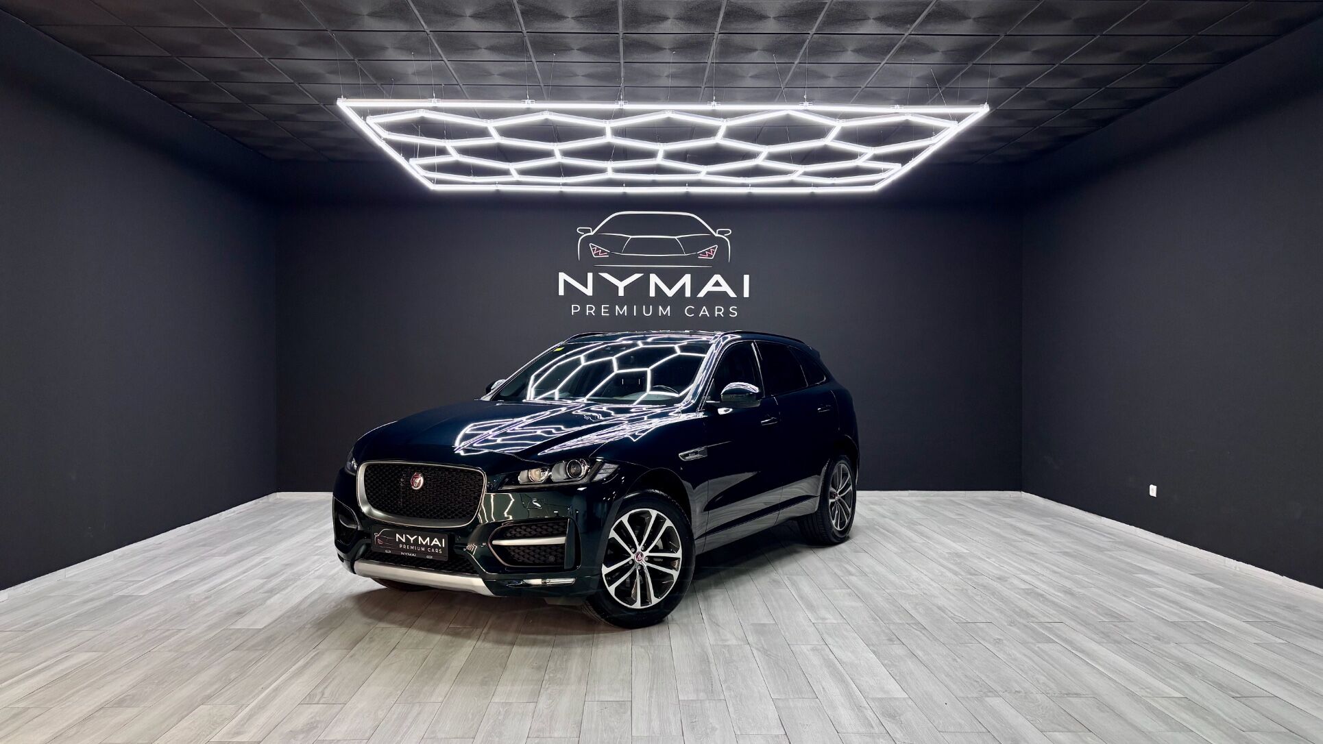 Foto del JAGUAR F-Pace 2.0i4D R-Sport Aut. AWD 180