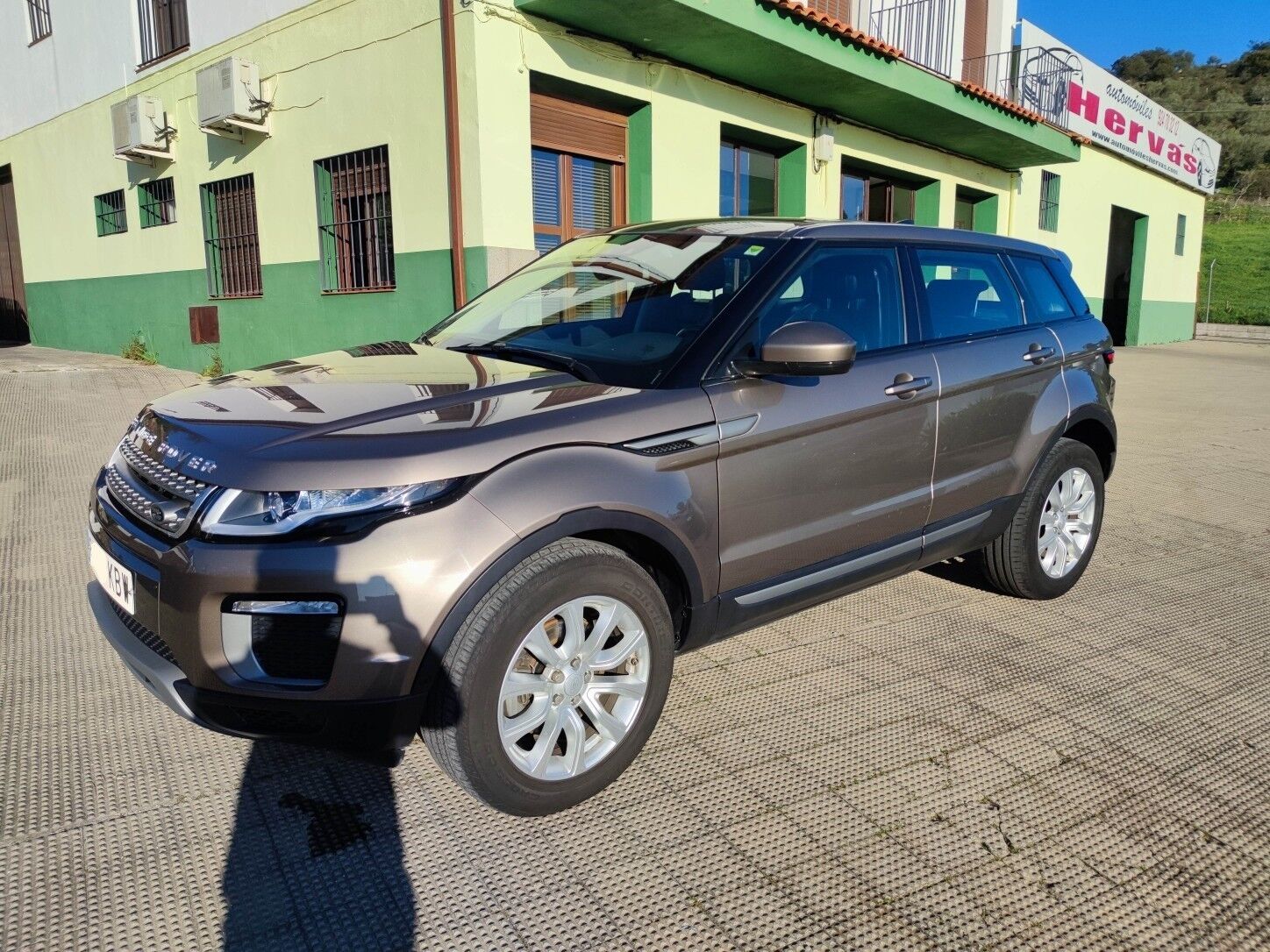 LAND ROVER Range Rover Evoque (2.0TD4 SE 4WD Aut. 150) en Badajoz