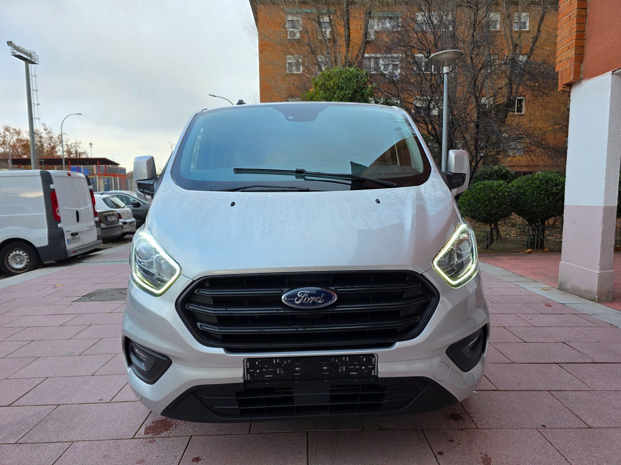 Foto del FORD Transit Custom FT 320 L2 Kombi 2.0 Ecoblue Trend 136