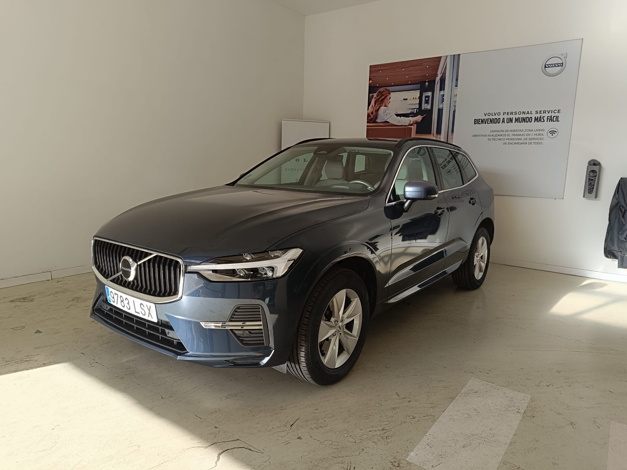 VOLVO XC60 (2.0 B4 D MOMENTUM PRO AUTO 197 5P) en Cádiz