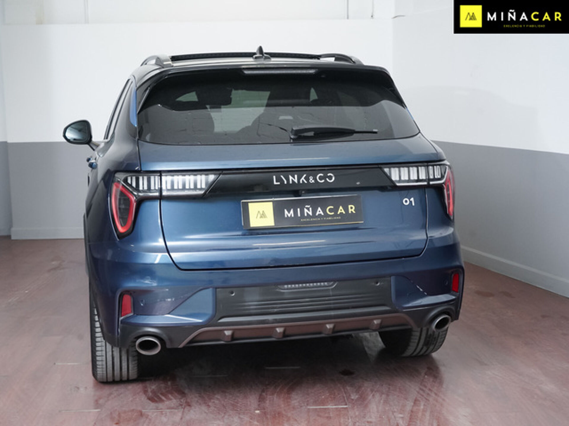 Imagen 3 de LYNK & CO 01