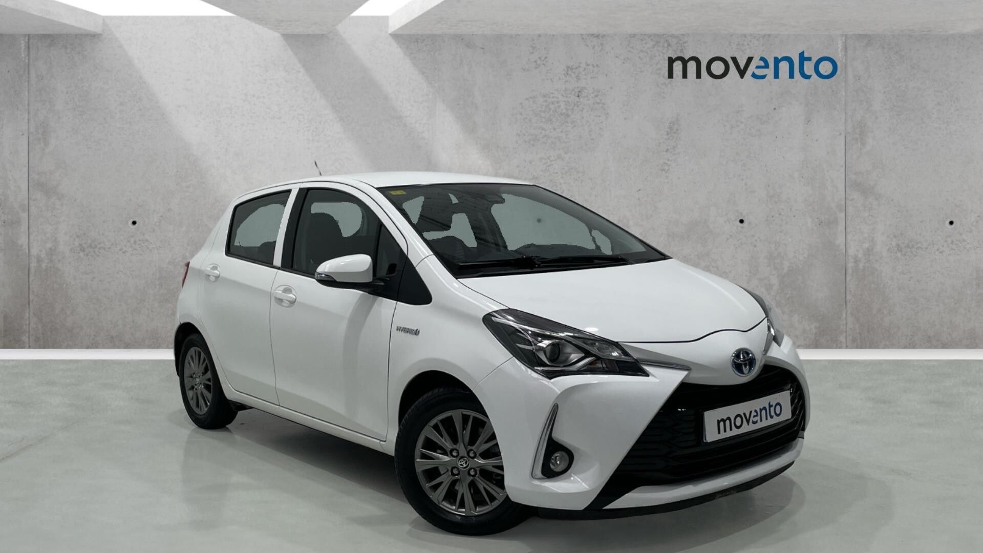 TOYOTA Yaris (1.5 100H Active 74 kW (100 CV)) en Barcelona