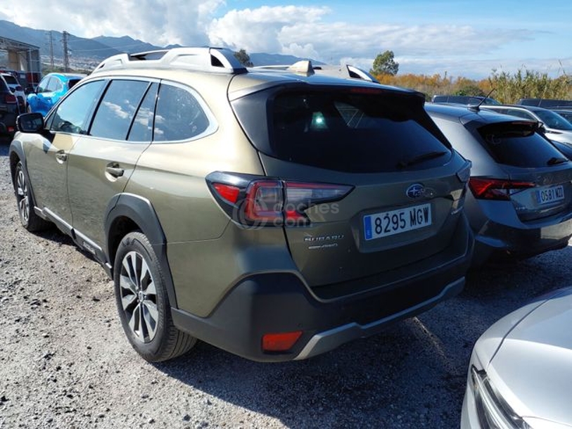 Foto del SUBARU Outback 2.5i Executive Plus S Black Edition CVT