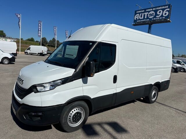 Foto del IVECO Daily Furgón 33S16 V 3520 H2 10.8 156
