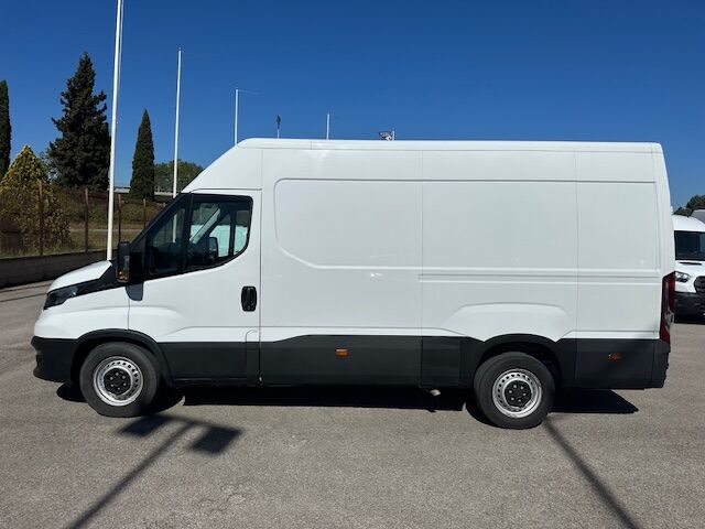 Foto del IVECO Daily Furgón 33S16 V 3520 H2 10.8 156