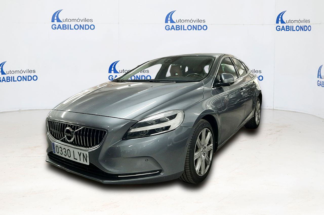 VOLVO V40 (2.0 D2 Inscription Auto) en Valladolid