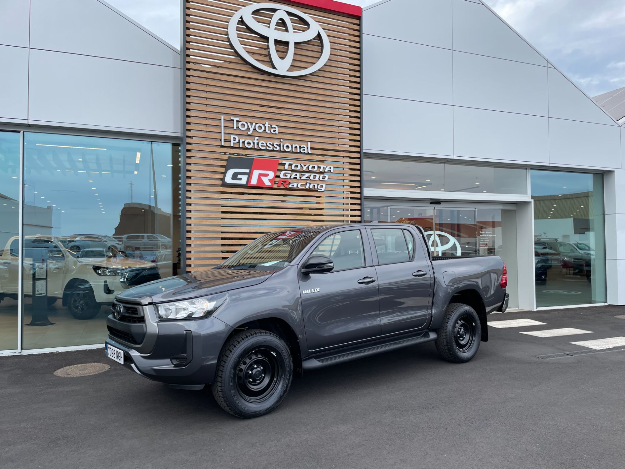 TOYOTA Hilux (Doble Cabina GX) en Tenerife