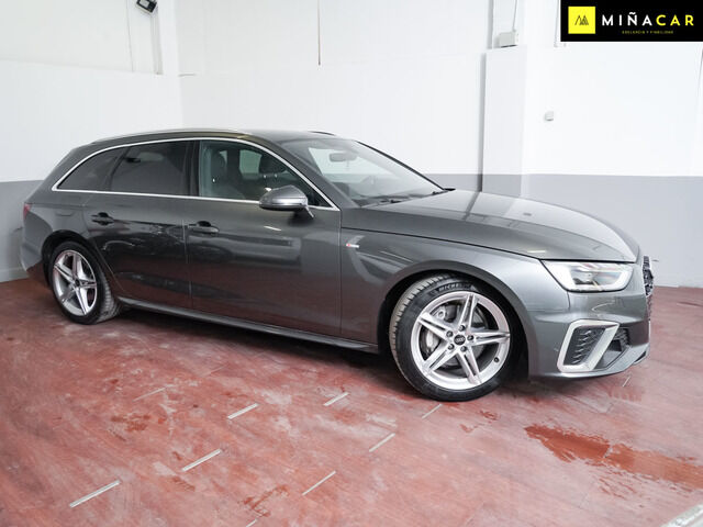 Foto del AUDI A4 Avant 40 TDI Black Limited quattro-ultra S tronic 150kW
