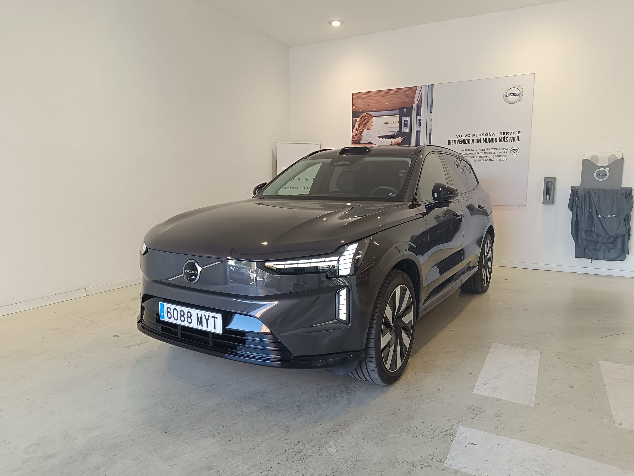 VOLVO EX90 (BEV 111KWH RECHARGE TWIN ULTRA AWD 408 5P 7 Plazas) en Cádiz