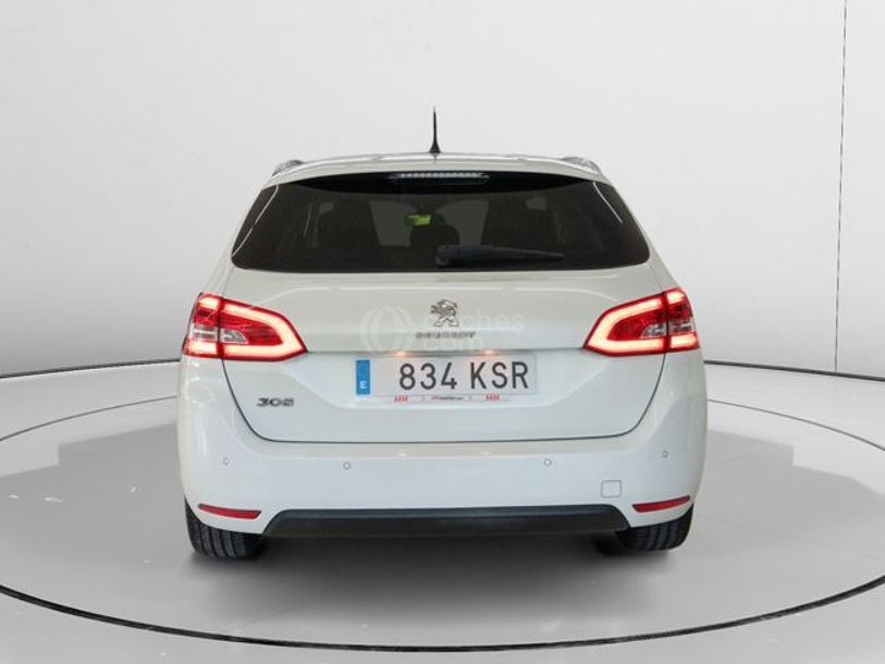 Foto del PEUGEOT 308 SW 1.2 PureTech S&S Allure 130
