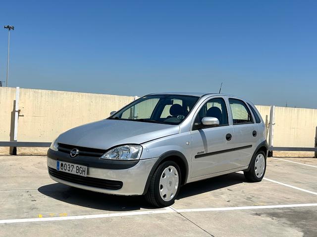 OPEL Corsa (1.2 16v Club 55 kW (75 CV)) en Barcelona