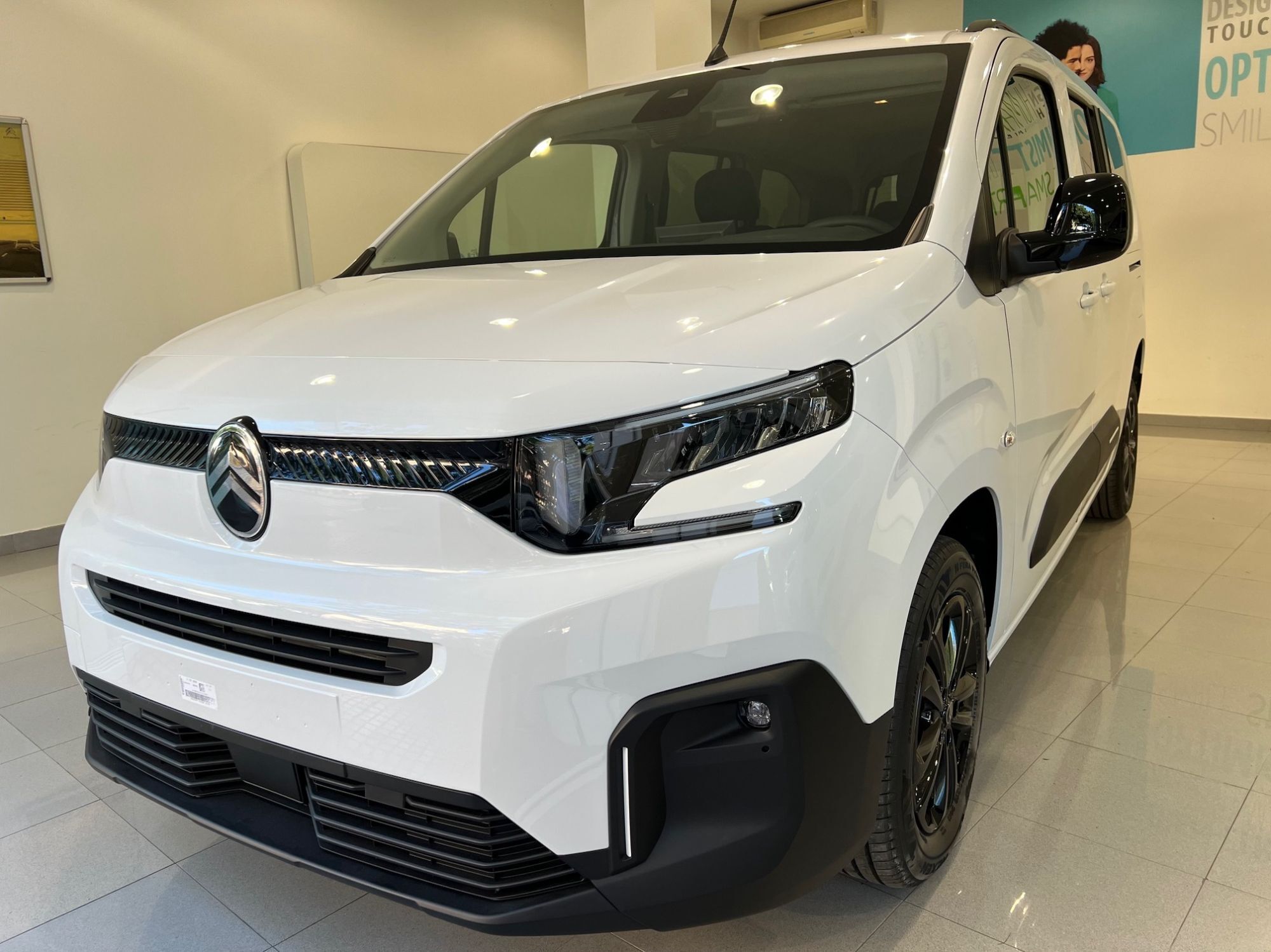 CITROEN Berlingo (BlueHDi S&S Talla XL Plus 130 EAT8) en Málaga