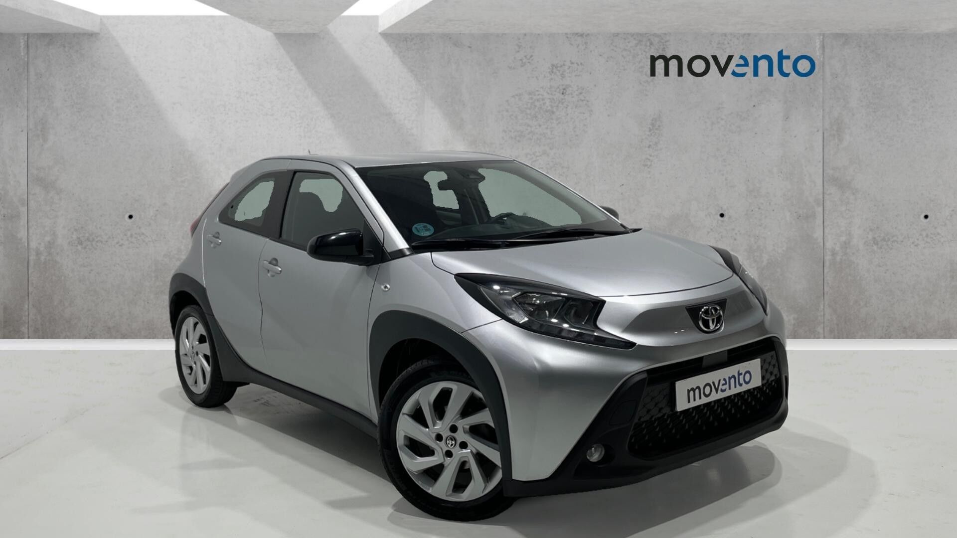 TOYOTA Aygo X Cross (1.0 VVT-I Play 53 kW (72 CV)) en Barcelona