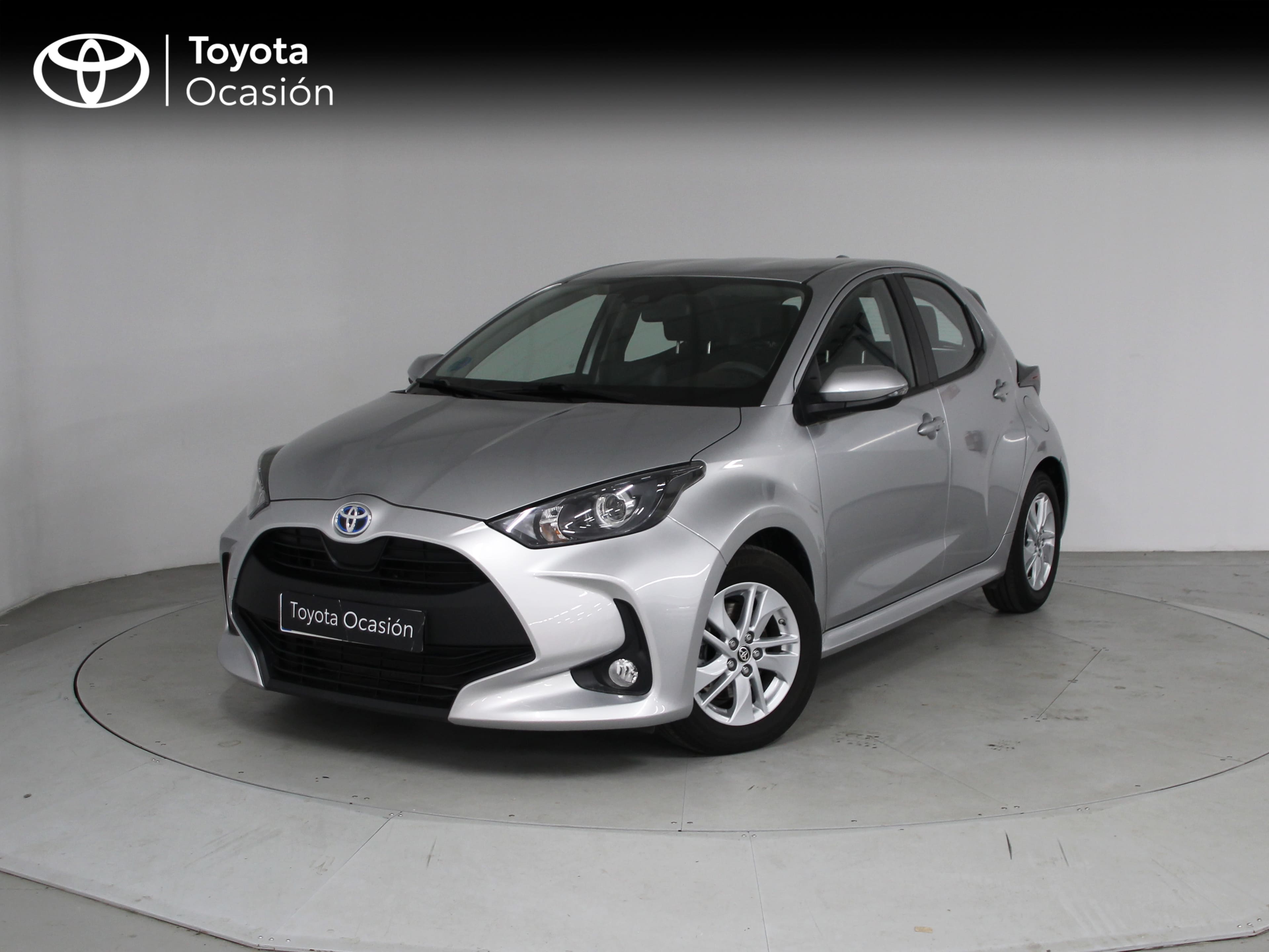 TOYOTA Yaris (1.5 120H Business Plus) en Barcelona