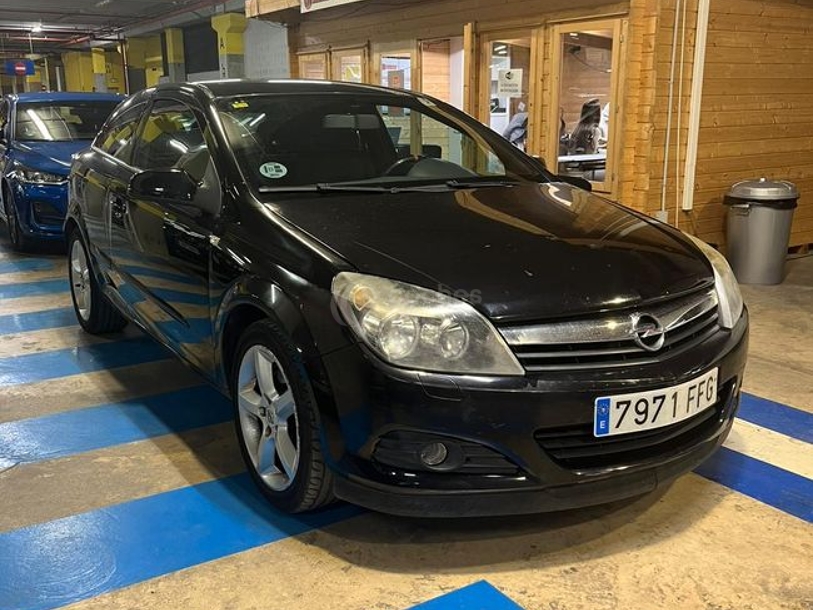 Foto del OPEL Astra GTC 1.9CDTi Cosmo