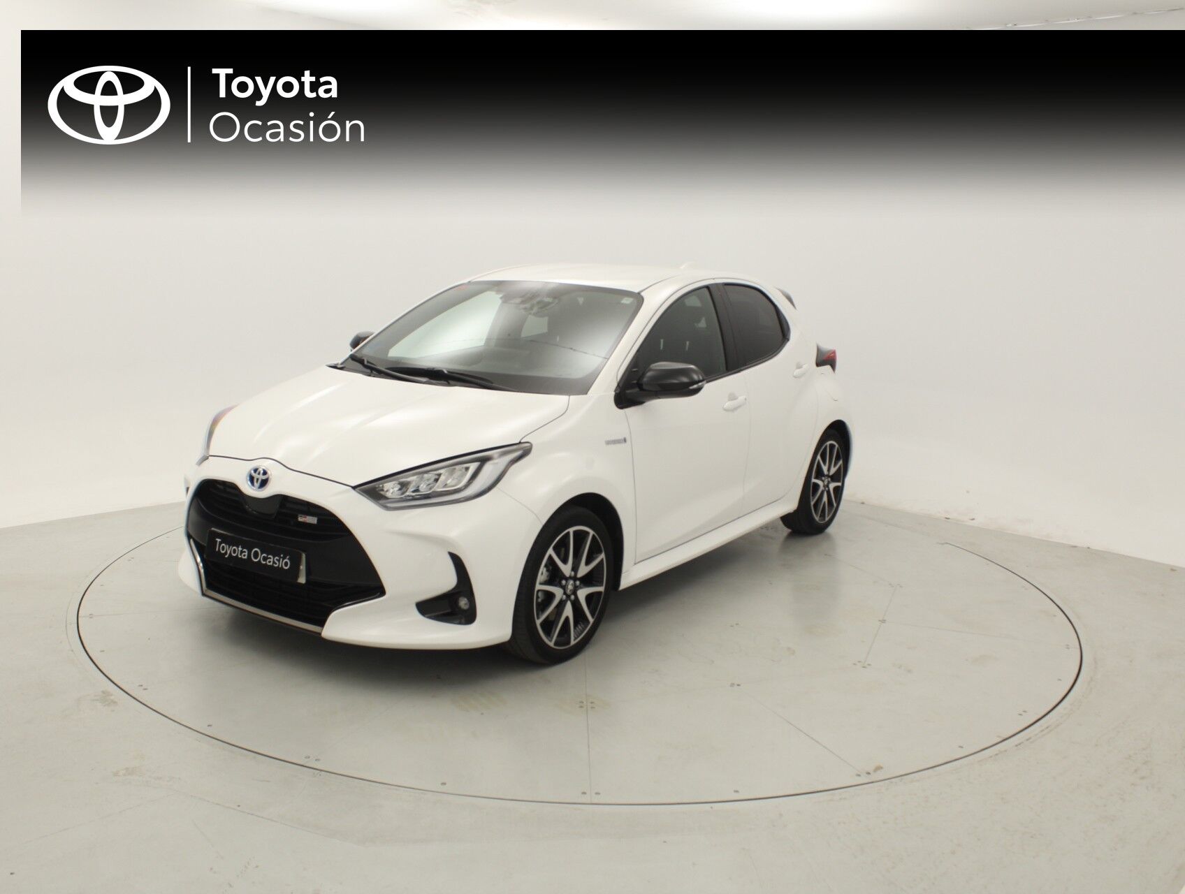 TOYOTA Yaris (Berlina 1.5 VVT-I HYBRID STYLE 116 5P) en Barcelona