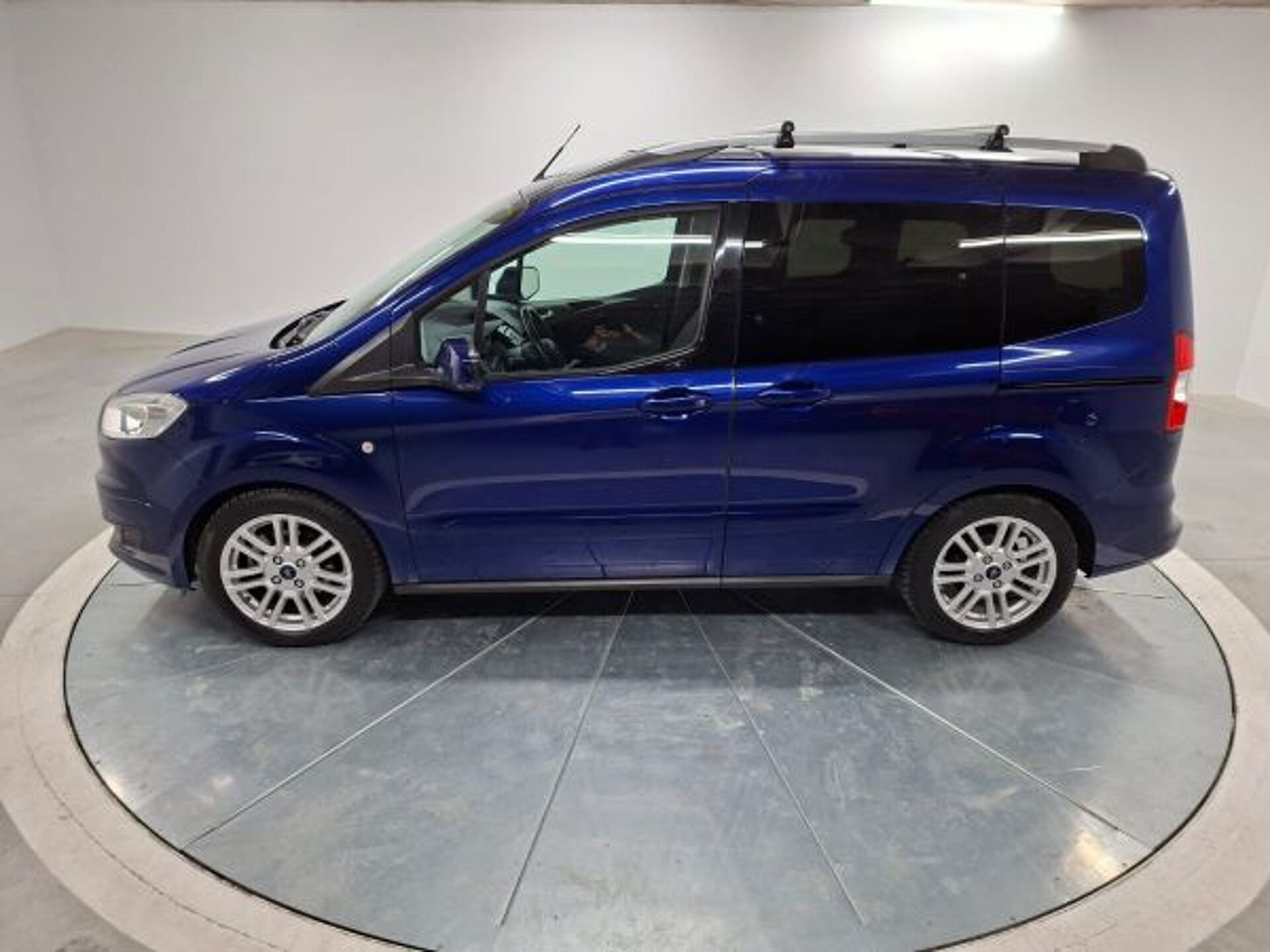 Imagen 3 de FORD Tourneo Courier