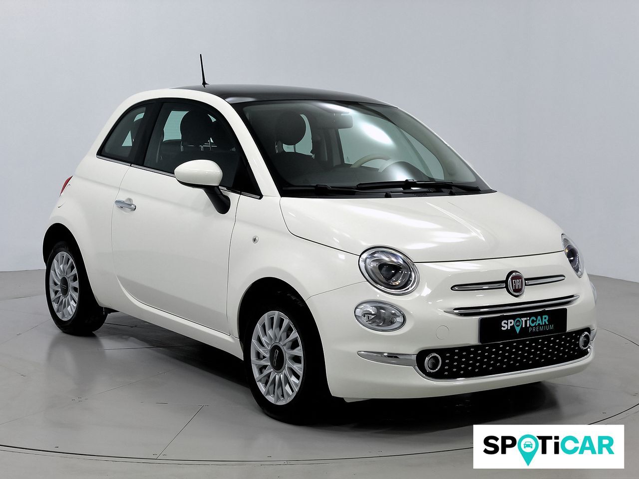 FIAT 500 (Dolcevita 1.0 Hybrid 51KW (70 CV)) en Barcelona