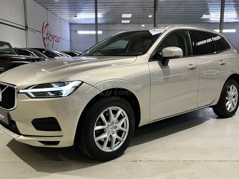 Foto del VOLVO XC60 D4 Momentum AWD Aut.