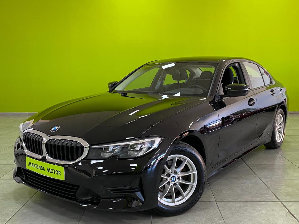 BMW Serie 3 (318D 2.0D 150CV Auto MHEV) en Málaga