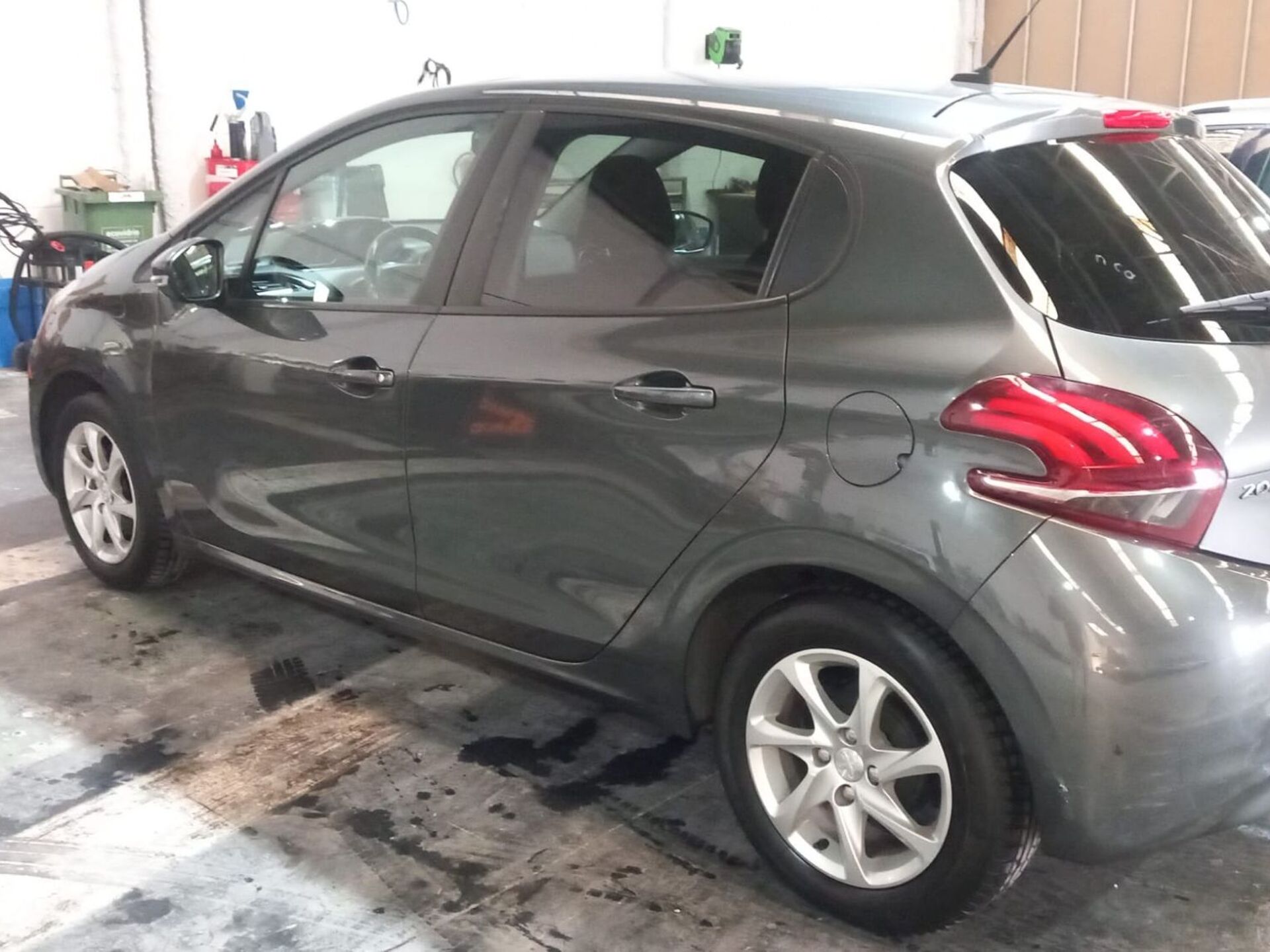 Imagen 3 de PEUGEOT 208