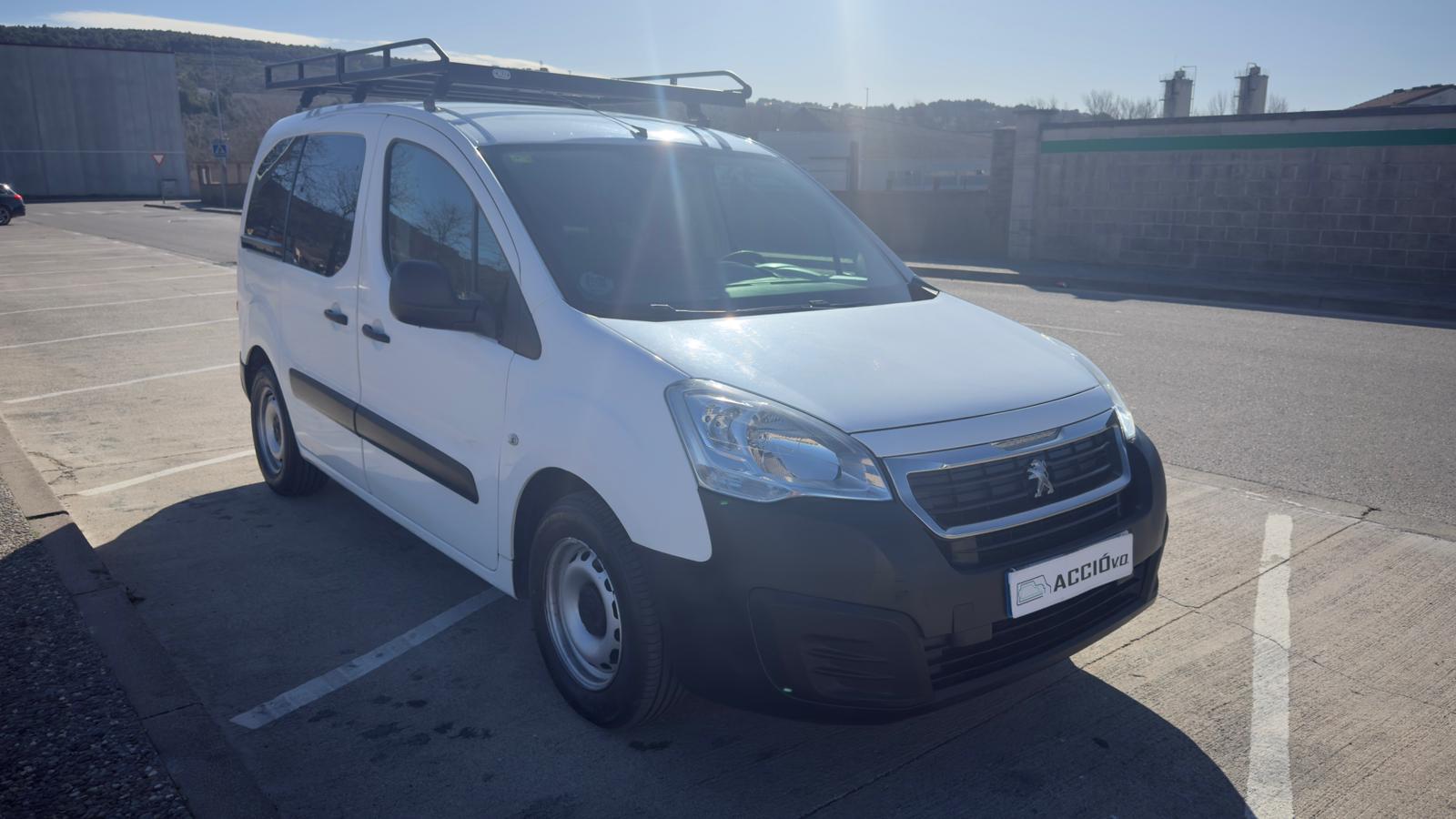 Foto del PEUGEOT Partner Tepee 1.6BlueHDI Access 75