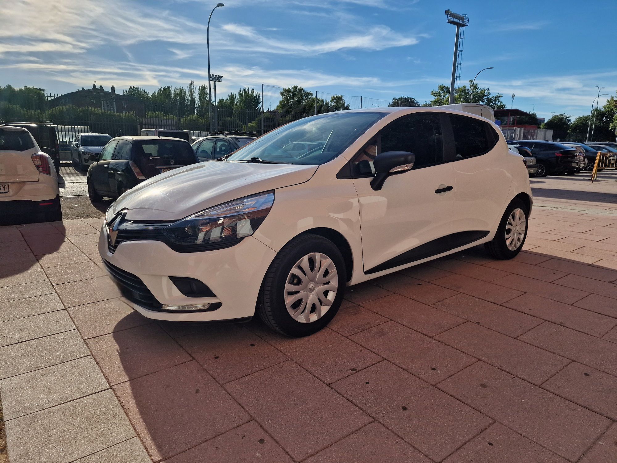 RENAULT Clio (Blue dCi Business 63kW) en Madrid