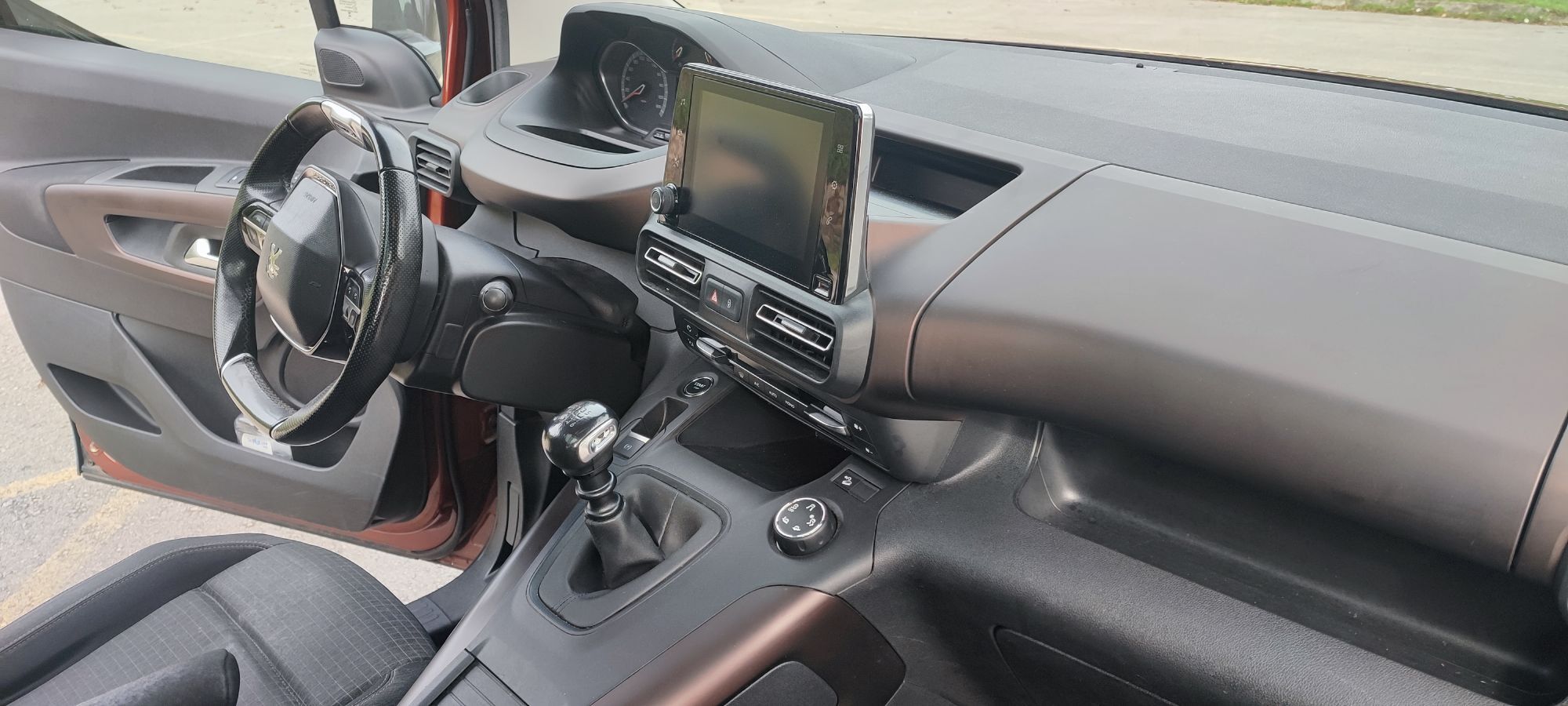 Foto del PEUGEOT Rifter 1.5BlueHDi S&S Standard GT Line 130