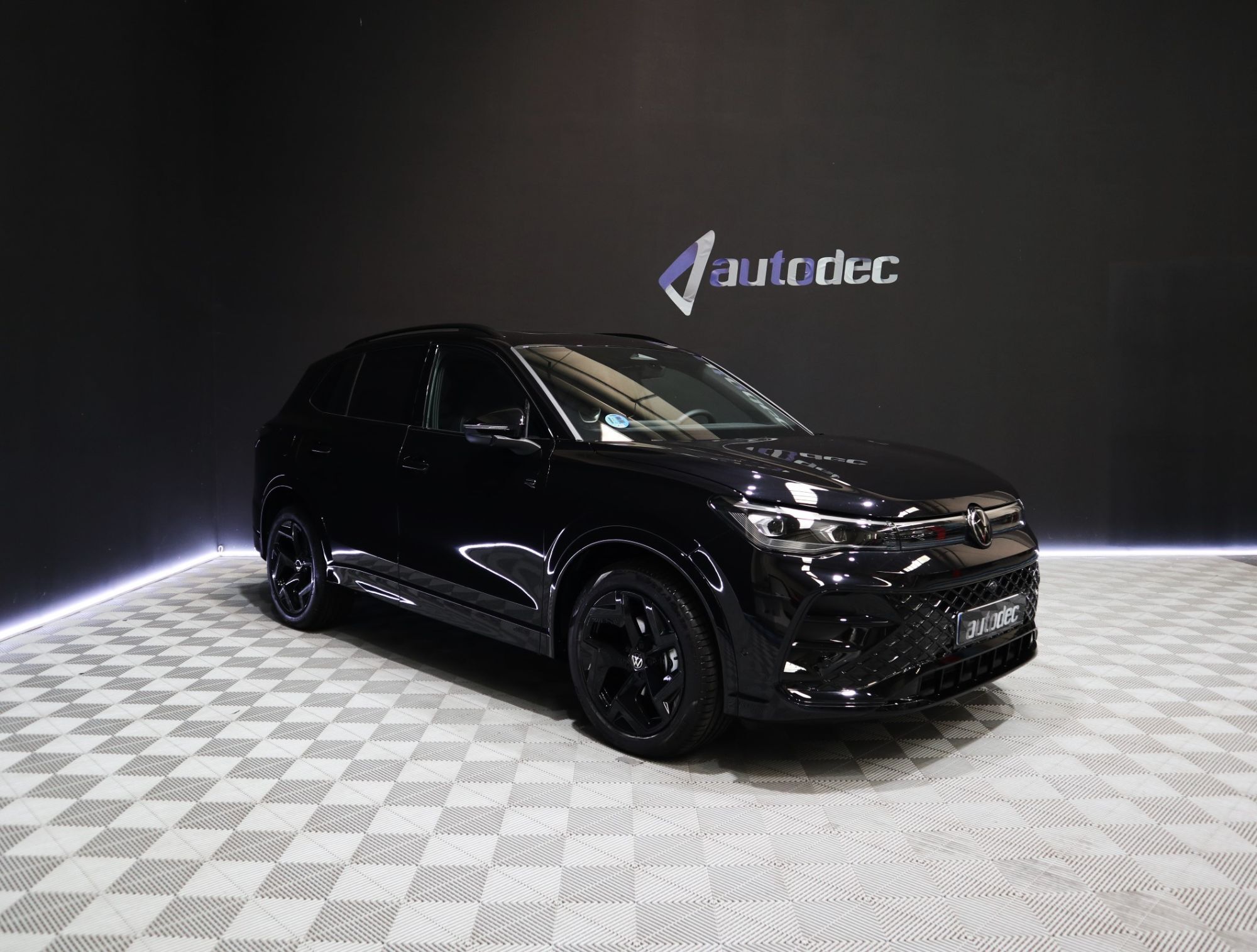VOLKSWAGEN Tiguan (1.5 eTSI DSG R-Line 110kW) en Valencia