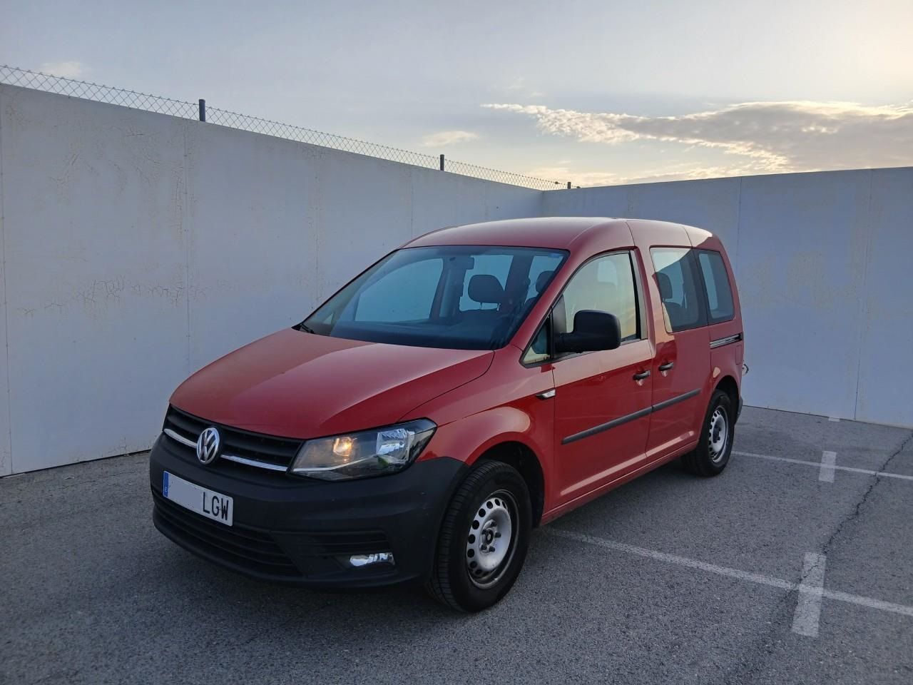 VOLKSWAGEN Caddy (2.0TDI Kombi 75kW) en Madrid
